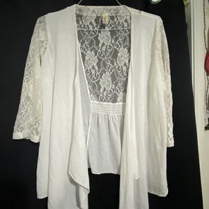 Pretty white lightweight shrug / jacket